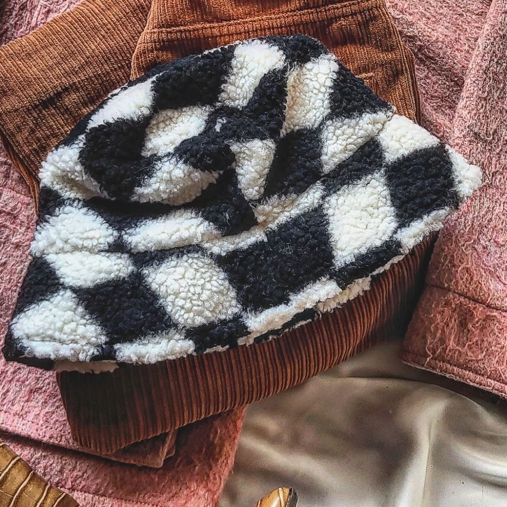 🆕️It Girl Collection// Black Checkered bucket hat